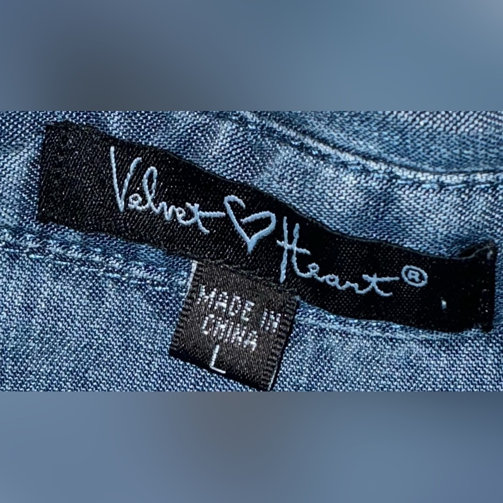 Velvet Heart Blue Denim Shirt Dress with Tie (NWOT) - Picture 6 of 7